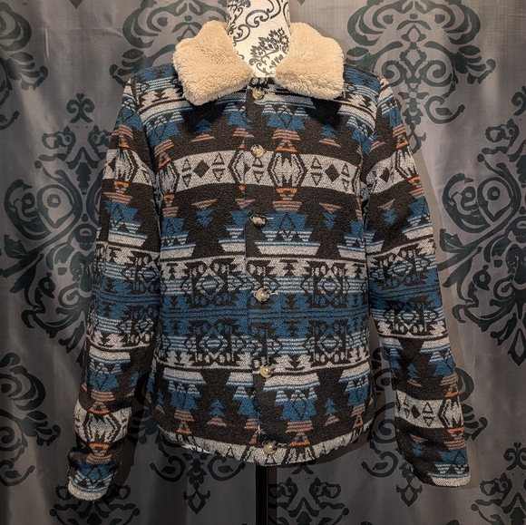 Idyllwind Reversible Sherpa Blanket Denim Jacket- Aztec/Medium Wash - Picture 7 of 7